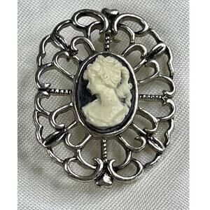 VINTAGE Brooch Cameo Vtg Estate Costume Jewelry Pin S10